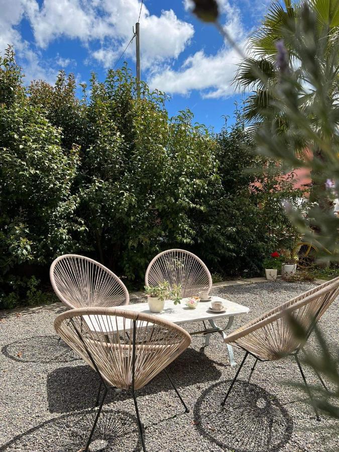 Birdsing Cottage Dassia  Buitenkant foto
