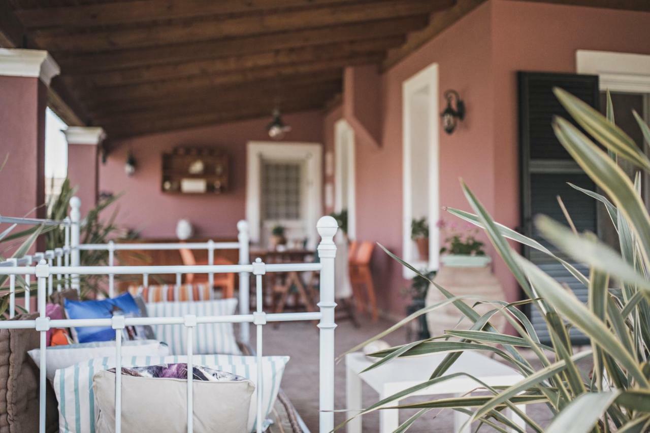 Birdsing Cottage Dassia  Buitenkant foto
